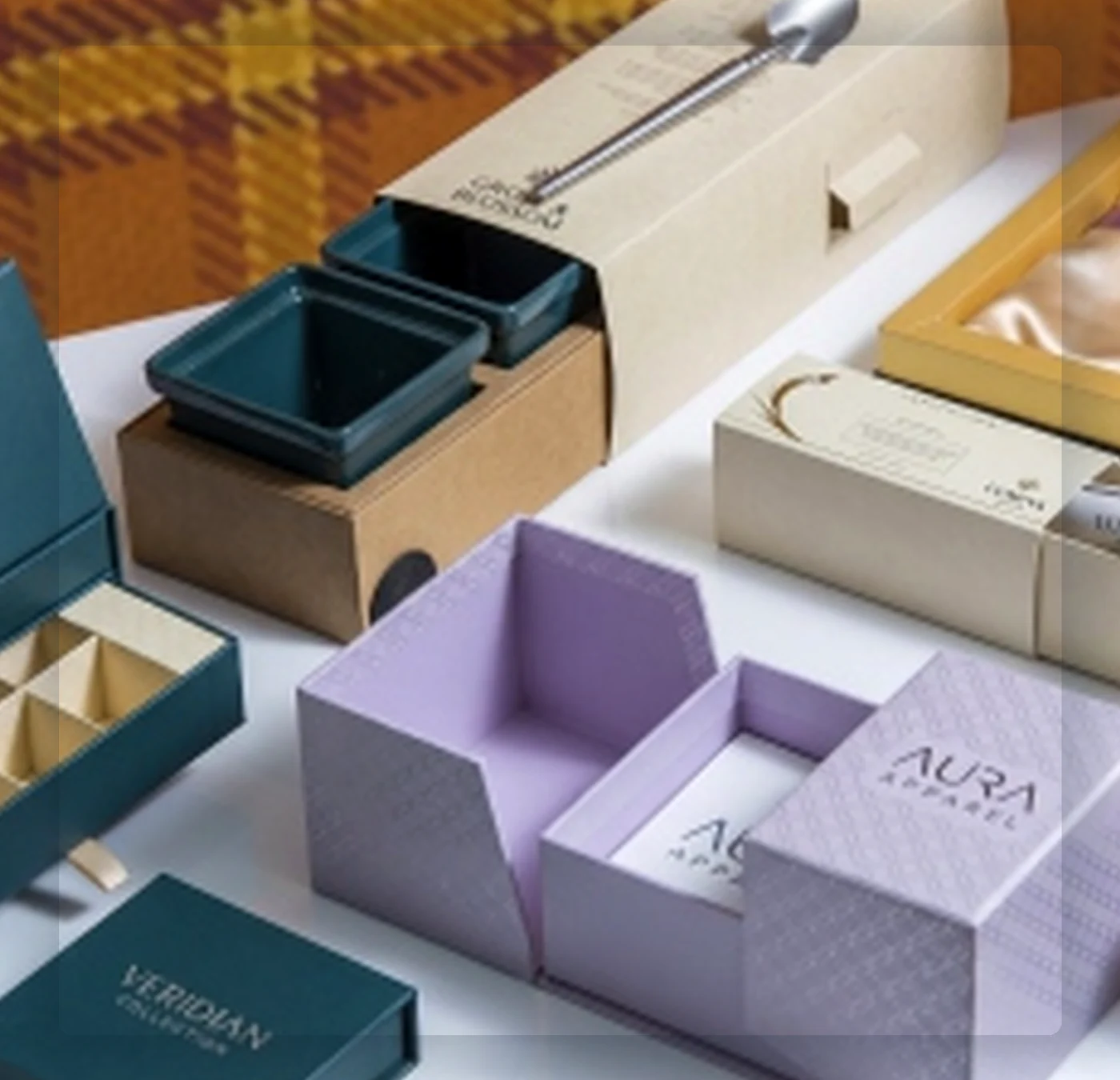 Custom e-commerce packaging presentation